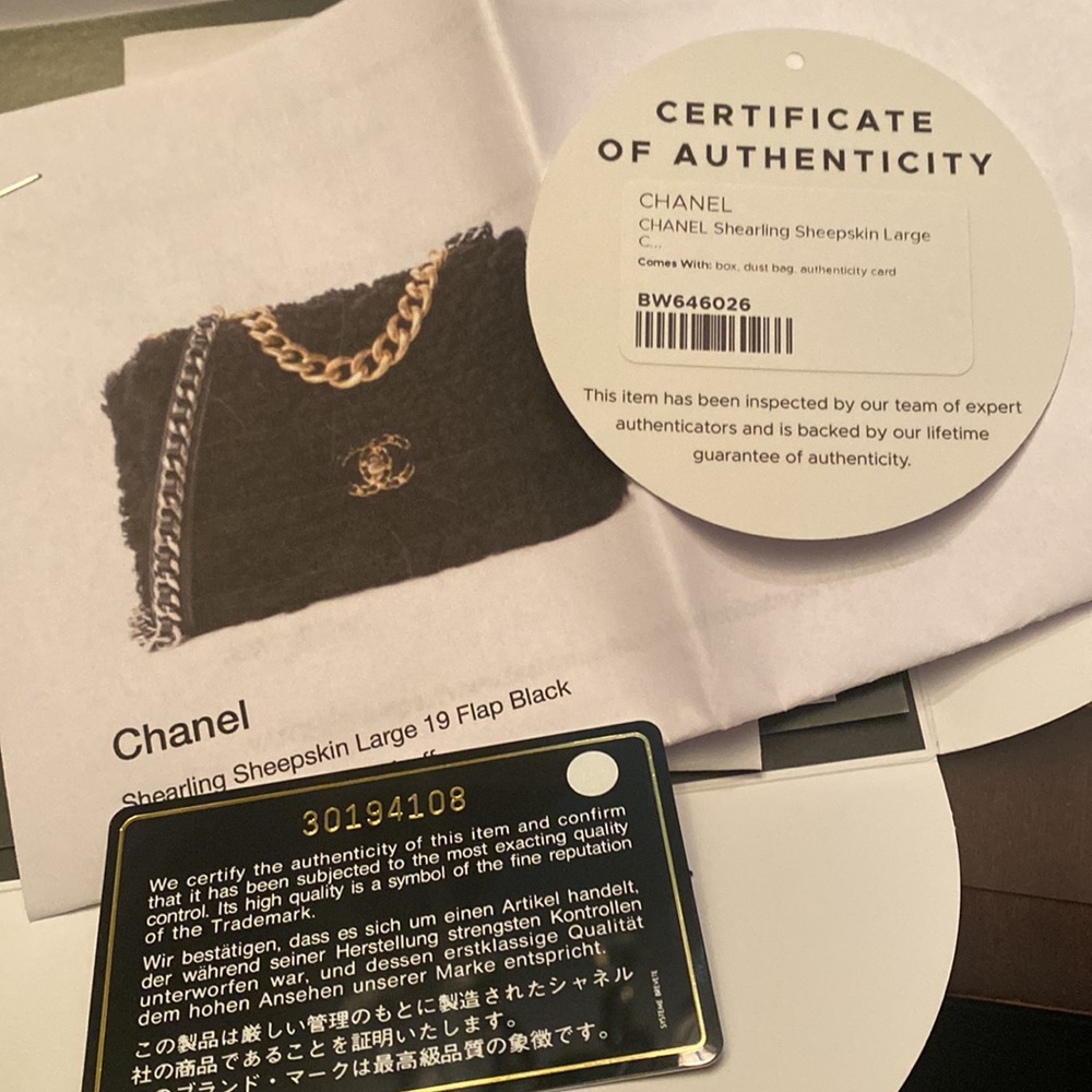 🖤 Rare Sherpa/ shearling authentic CHANEL 19 chain large bag / purse 🖤 - Picture 15 of 17